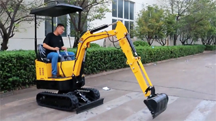 小型挖掘機(jī)加長(zhǎng)臂操作視頻
