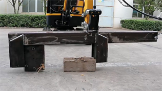 小型挖掘機(jī)劈柴機(jī)